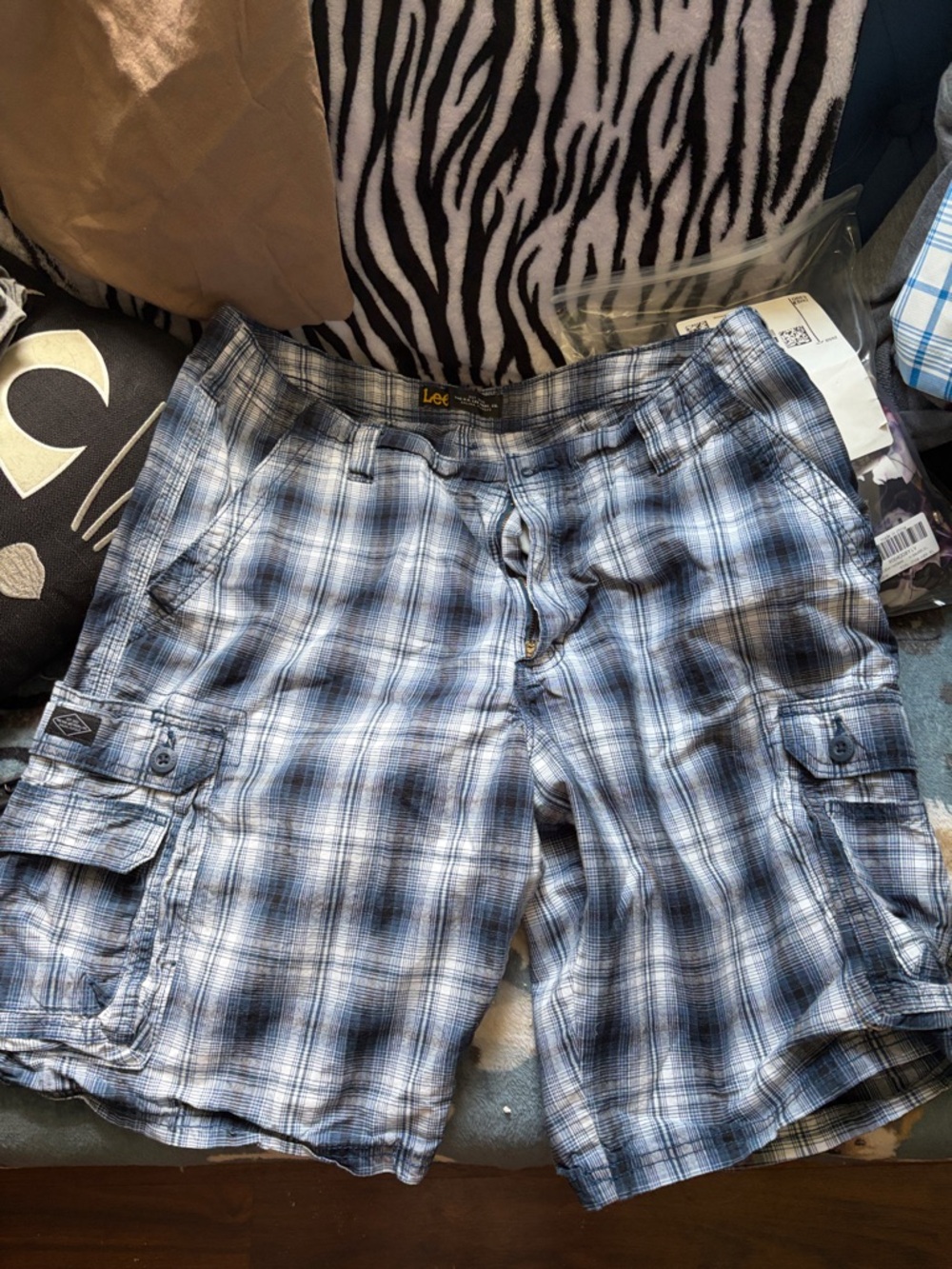 Lee Men's Blue and White Plaid Cargo Shorts